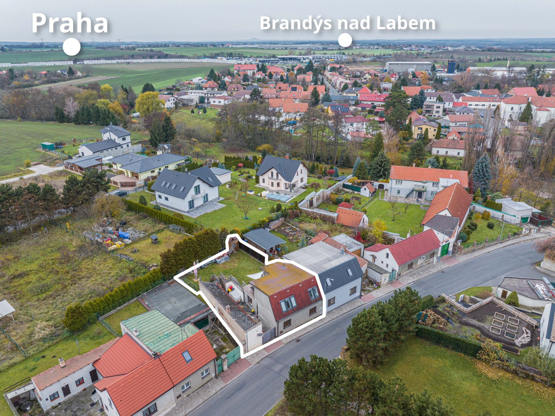 Prodej rodinného domu u Prahy - Zápy